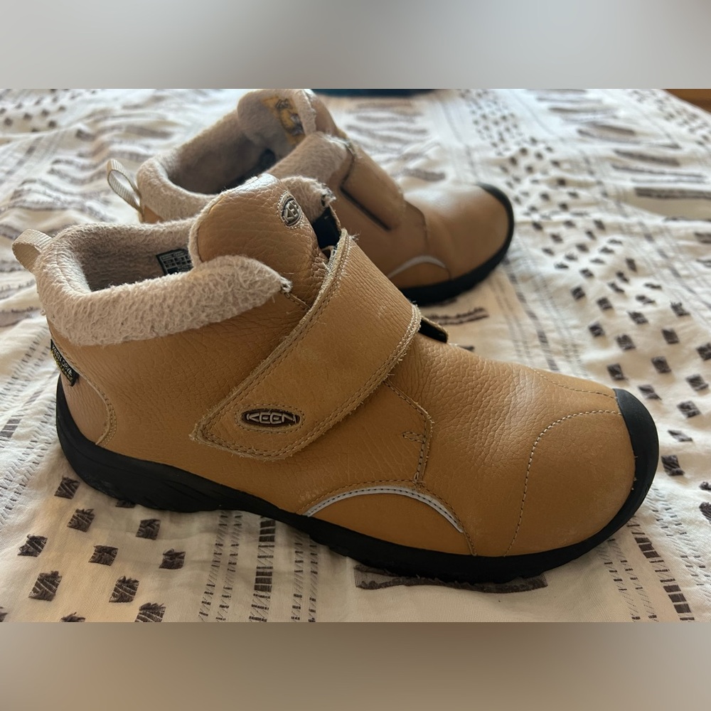 Keen Kootenay Kids Tan insulated waterproof leather boots